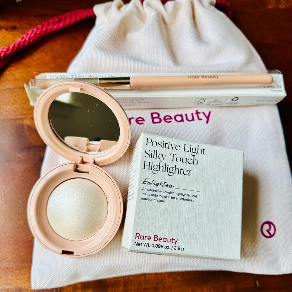 Rare Beauty Positive Light Enlighten Highlighter & Applicator Brush with Bag